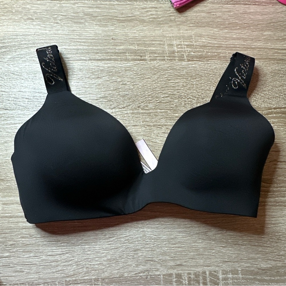 Victoria’s Secret T-Shirt Lightly Lined Wireless Bra Size 32D